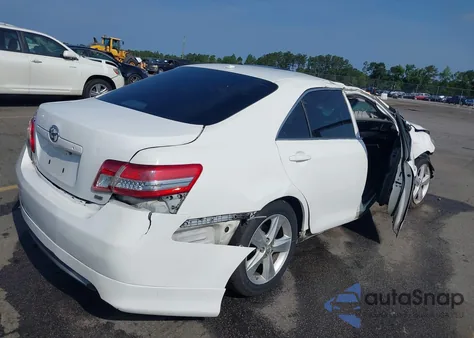 2010 Toyota Camry Se z USA, uszkodzony, nr VIN 4T1BF3EK3AU502428
